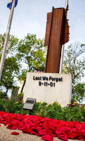 Lest We Forget memorial 